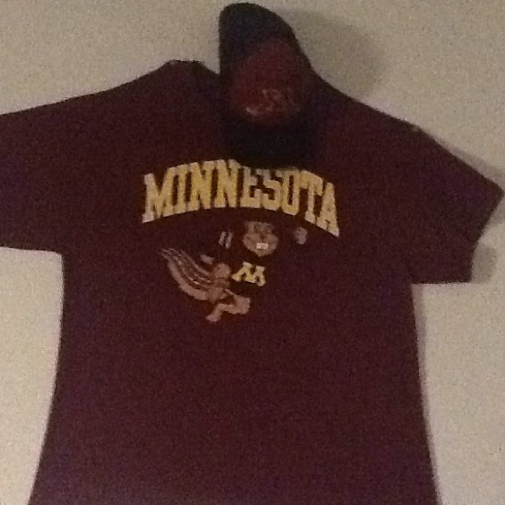 New Minnesota Gophers hat & T-shirt